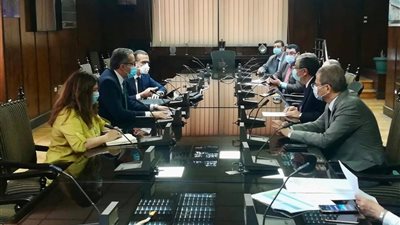 «شاكر» و«العنانى» يبحثان آلية تأجيل سداد مديونيات المنشآت السياحية