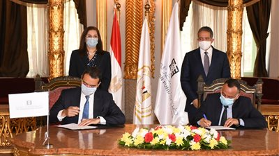 الصندوق السيادى و«الأعلى للآثار» يوقعان عقد تطوير «باب العزب» بالقلعة