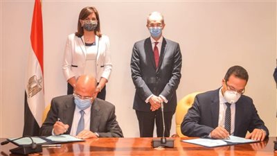 «الهجرة» و«الاتصالات» يوقعان بروتوكولا للتحول الرقمي والدعم المعلوماتي