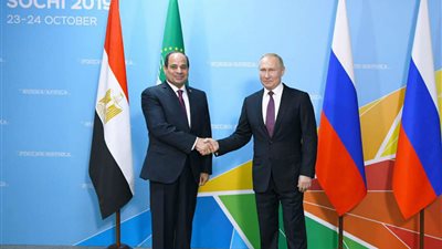 السيسى يبحث مع نظيره الروسى آخر تطورات القضية الليبية