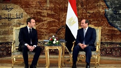 السيسى وماكرون يبحثان الجهود المصرية لتحقيق التسوية السياسية فى ليبيا