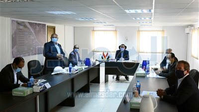 رئيس الوزراء يتفقد محطة معالجة مياه الصرف الصحى بأبورواش