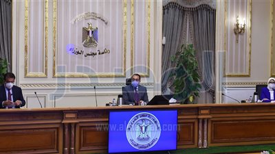 رئيس الوزراء يشدد على ضرورة توفير المستلزمات الطبية والأدوية للمستشفيات