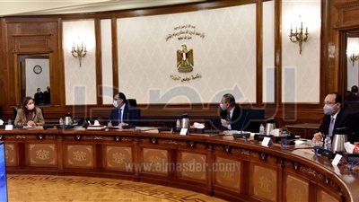 رئيس الوزراء يستعرض مقترح الخطة الاستثمارية لعام 2021-2022 