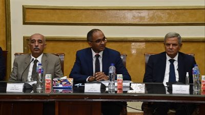 ‫ «الإسكان»: اجتماع موسع لمسئولى قطاع المرافق لمتابعة تنفيذ مشروعات «حياة كريمة»