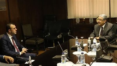 وزير الكهرباء يبحث تعزيز التعاون مع شركة k&k الإماراتية