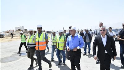 وزير النقل يتابع معدلات تنفيذ مشروع استكمال أعمال تطوير ميناء العين السخنة 