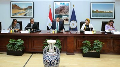 وزير السياحة والآثار يتابع استعدادات استضافة مصر لمؤتمر «COP 27»