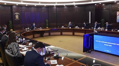 رئيس الوزراء يناقش خطط «ستيلانتس» العالمية لزيادة حجم أعمالها في مصر 