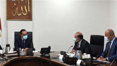 رئيس الوزراء يتابع تطورات سوق الأوراق المالية والخدمات غير المصرفية