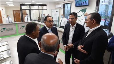 رئيس الوزراء يتفقد مكتب بريد سيدي عبد الرحمن ثاني