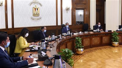 رئيس الوزراء يبحث آليات تحفيز المشروعات الصناعية المحددة