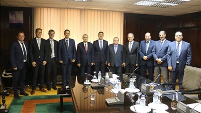 وزير الكهرباء يتابع مع شركة شنايدر إلكتريك سير الأعمال في مراكز التحكم