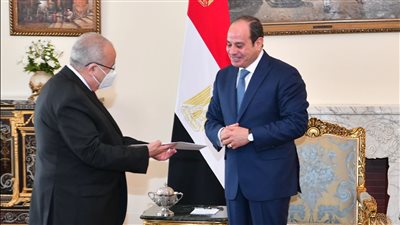 الرئيس السيسي يستقبل وزير خارجية الجزائر بقصر الاتحادية
