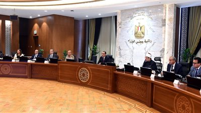 رئيس الوزراء يوجه بتوفير مخصصات مالية لتطوير شبكة الطرق الداخلية في الفيوم