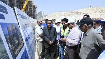 وزير النقل يتفقد مشروع الخط الأول لـ القطار الكهربائي السريع 