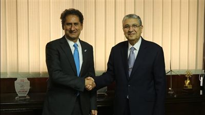 وزير الكهرباء يبحث مع مدير وكالة «ايرينا» دعم التحضير لمؤتمر COP27 