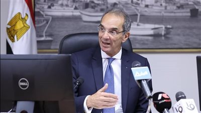 وزير الاتصالات يبحث مع محافظ الإسكندرية مجالات التطوير المؤسسى الرقمي بالمحافظة