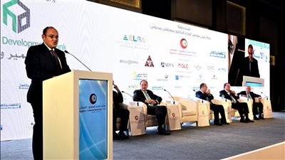 وزير الصناعة يؤكد حرص مصر على دعم التعاون الاقتصادي المشترك مع لبنان 