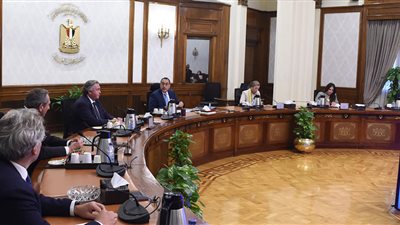 رئيس الوزراء يعقد إجتماعًا مع الشركات المُنفذة للأعمال والخدمات اللوجيستية لقمة COP27