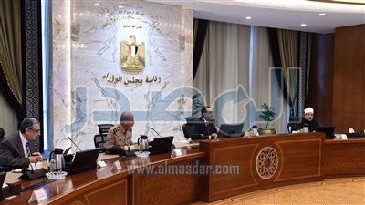 رئيس الوزراء يستعرض مسودة أجندة المؤتمر الاقتصادي