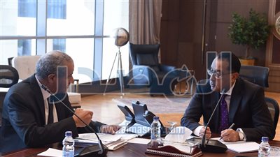 رئيس الوزراء يتابع موقف الأرصدة الاستراتيجية من السلع الأساسية