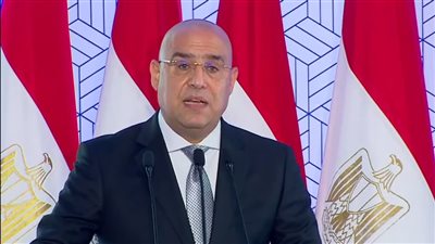 وزير الإسكان يتابع أعمال تطوير منطقة سور مجرى العيون 