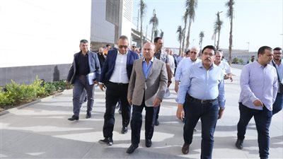 وزير النقل يتفقد محطة عدلي منصور ويتابع تنفيذ مونوريل العاصمة الإدارية