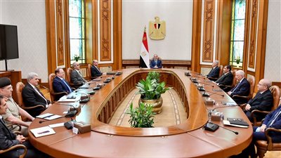 الرئيس السيسي يجتمع بأعضاء المجلس الأعلى للجهات والهيئات القضائية