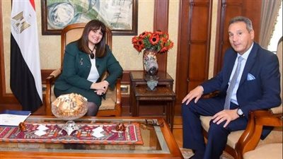 وزيرة الهجرة تبحث مع بنك مصر تقديم منتجات مصرفية مخصصة للمصريين بالخارج