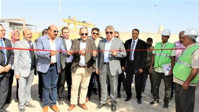 وزير التجارة والصناعة يفتتح 4 مصانع متوسطة وصغيرة في أسوان