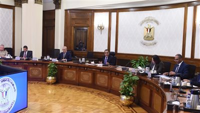 رئيس الوزراء يبحث مساهمة «روهربمبن مصر» في مشروعات مياه الشرب والصرف الصحي 