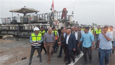 وزير النقل يتابع أعمال تنفيذ المرحلة الأولى من تطوير الطريق الدولي الساحلي