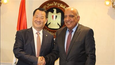 وزير قطاع الأعمال يبحث فرص التعاون مع مجموعة «CNBM» الصينية 