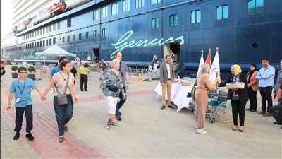 ميناء الأسكندرية يستقبل 2200 سائح على متن السفينة «MEIN SCHIFF.6»