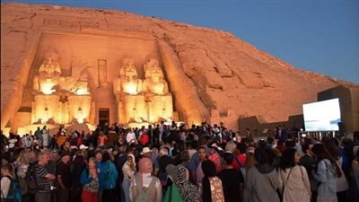  احتفالًا بتعامد الشمس.. بدء تشغيل السيارات الكهربائية بمعبد أبو سمبل