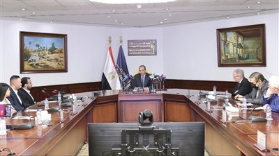 وزير الاتصالات يستعرض استراتيجية دعم قدرات الشركات الناشئة مع مسؤولى «مانى فيللوز» 