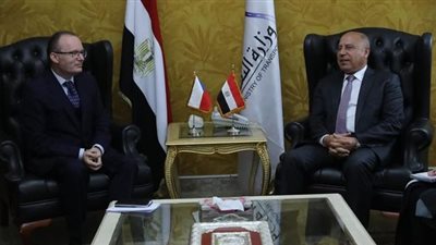 وزير النقل يبحث مع السفير التشيكي التعاون لرفع كفاءة جرارات السكك الحديدية