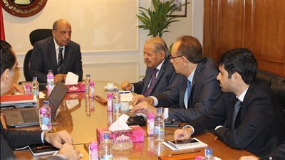 وزير قطاع الأعمال يبحث تعزيز التعاون الاستثماري مع رابطة رجال الأعمال القطريين