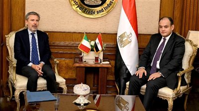 وزير الصناعة يدعو الشركات الإيطالية لإقامة شراكات استثمارية مع نظرائها في مصر