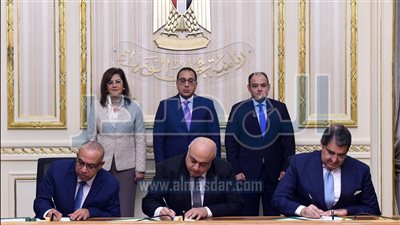 «مدبولي» يشهد توقيع بروتوكول تعاون لإنشاء وتشغيل «منصة مصر الصناعية الرقمية» 