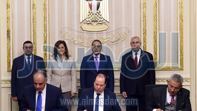 توقيع عقدي اتفاق بين 3 وزارات لتوريد 5 ملايين شجرة لزراعتها بالمحافظات 