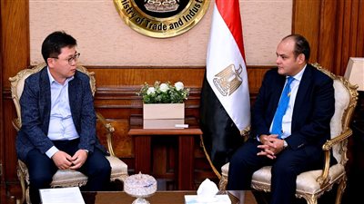وزير الصناعة يبحث خطط سامسونج التوسعية بالسوق المصرية