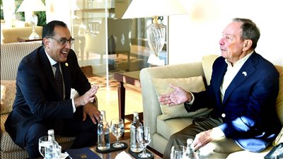 رئيس الوزراء يلتقى رجل الأعمال الأمريكى مايكل بلومبرج على هامش قمة المناخ