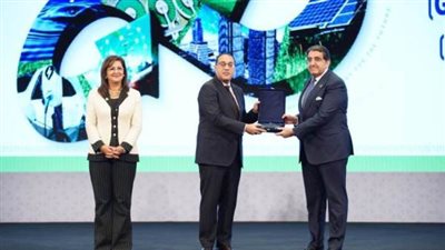 رئيس الوزراء يكرّم «إي فاينانس» ضمن المبادرة الوطنية للمشروعات الخضراء الذكية