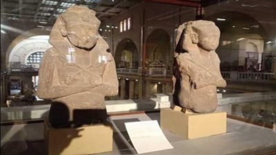 عرض فيلم ترويجي عن الملك توت عنخ آمون بميدان «تايمز سكوير» بنيويورك