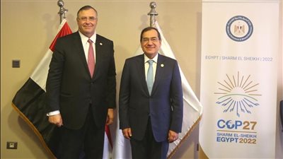 «الملا» يستعرض خطط «توتال إينرجي» للإسراع بمشروعات إنتاج البترول والغاز فى مصر