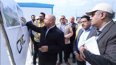 وزير النقل يتفقد مواقع العمل بمشروع الخط الأول للقطار الكهربائي السريع 