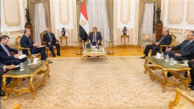 وزير الإنتاج الحربي يناقش مع سفير بيلاروسيا بالقاهرة تعزيز مجالات التعاون الثنائي
