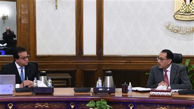 «مدبولي» يتابع مع وزير الصحة موقف المبادرة الرئاسية لـ «قوائم الانتظار»